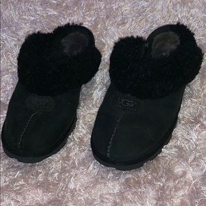 COQUETTE UGG SLIPPERS (Black)